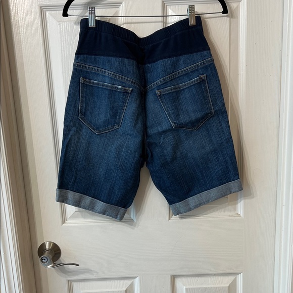 Old Navy Maternity Blue Denim Shorts - Picture 2 of 4